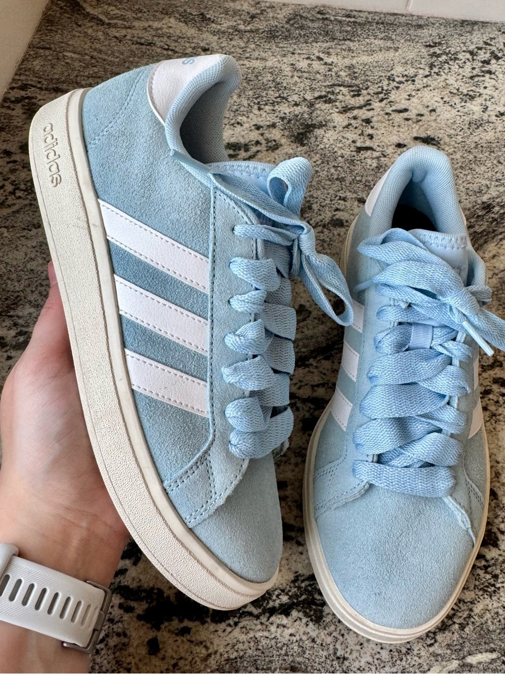 adidas Grand Court Base 00s Suede Sneaker Clear Sky light blue. EUC. Size 7.